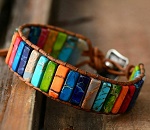 Armband mit bunten Steinen 